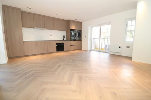 2 bedroom ground floor flat to rent, Lyons Court, Dorking
