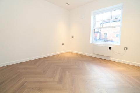 2 bedroom ground floor flat to rent, Lyons Court, Dorking