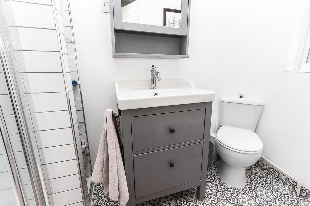 Ensuite shower room