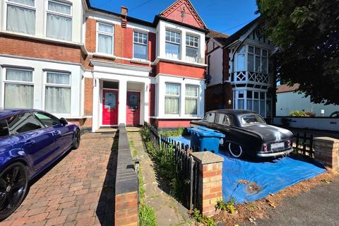 2 bedroom ground floor flat to rent, College Road, Harrow Weald