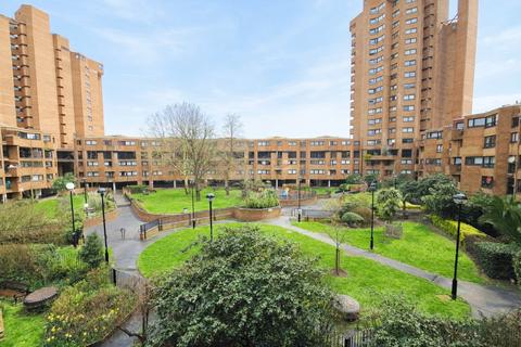 4 bedroom flat to rent, Upper Dartrey Walk, Chelsea