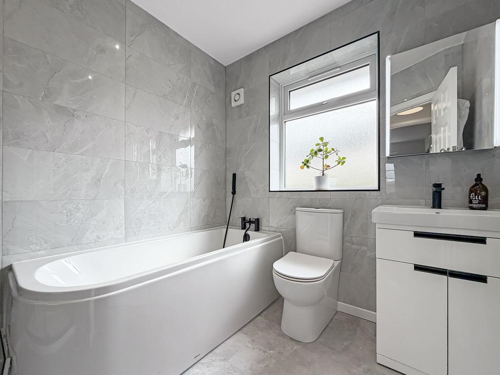 Bath/Shower Room
