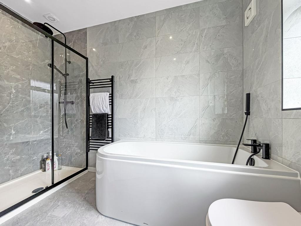 Bath/Shower Room