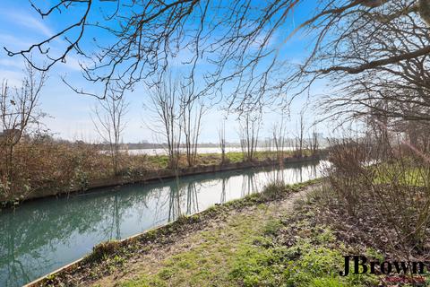 1 bedroom apartment to rent, Riverside Apartments, London, London, London, N4