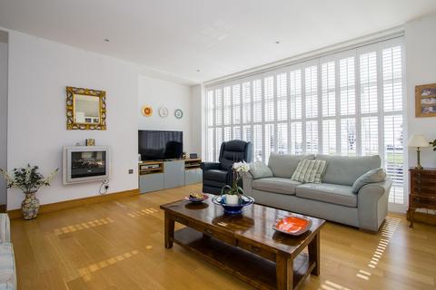 2 bedroom ground floor flat for sale, Headlands, Hayes Point, Sully