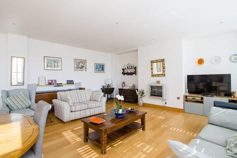 2 bedroom ground floor flat for sale, Headlands, Hayes Point, Sully
