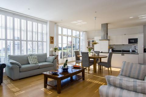 2 bedroom ground floor flat for sale, Headlands, Hayes Point, Sully