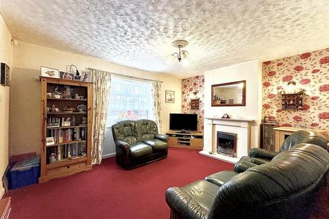 3 bedroom semi-detached house for sale, Hartland Avenue, COSELEY, WV14 9AN