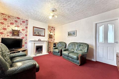 3 bedroom semi-detached house for sale, Hartland Avenue, COSELEY, WV14 9AN