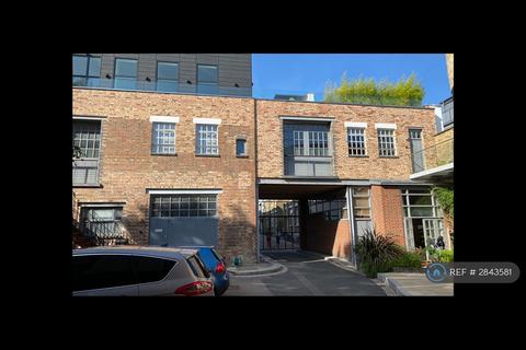 undefined, Shelford Place, London, N16