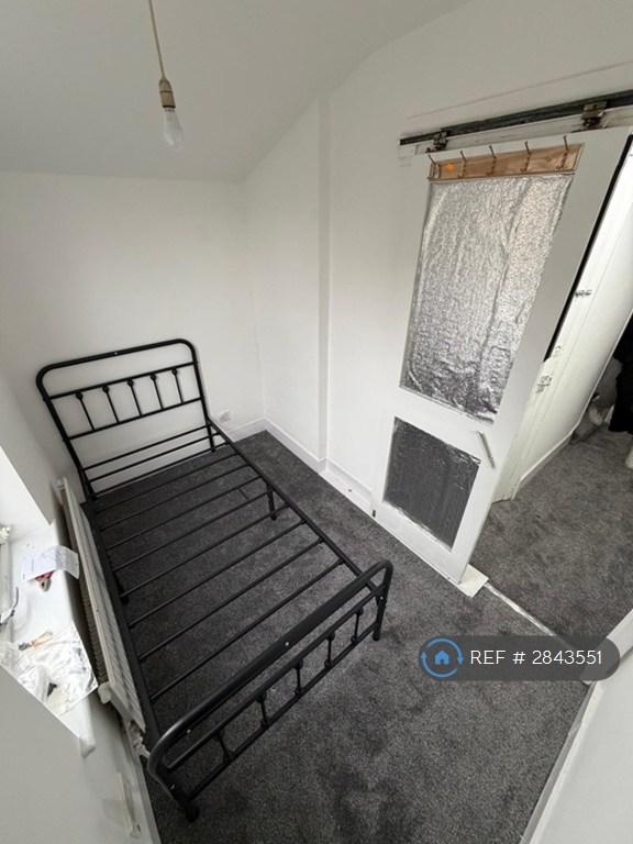 Bedroom 3 (Small)