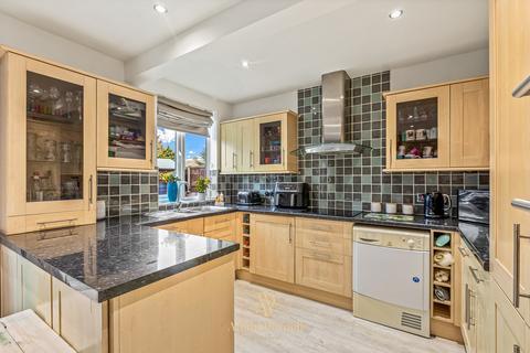 3 bedroom semi-detached house for sale, Coventry Road, Hinckley, LE10