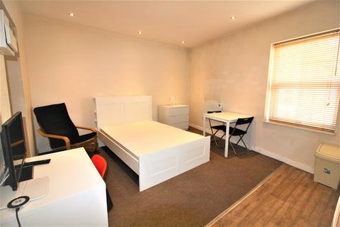 Studio to rent, Studio room at 3 Fitzwilliam Street, Sheffield, S1 4JL