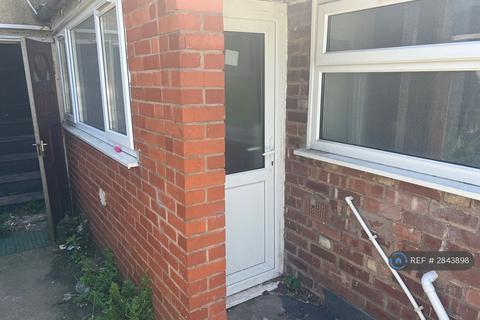 1 bedroom flat to rent, Causeway Green Road, Sandwell, B68