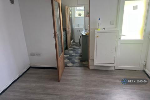 1 bedroom flat to rent, Causeway Green Road, Sandwell, B68