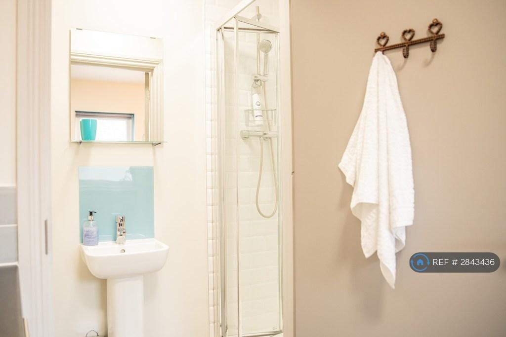 F4 Shower Room