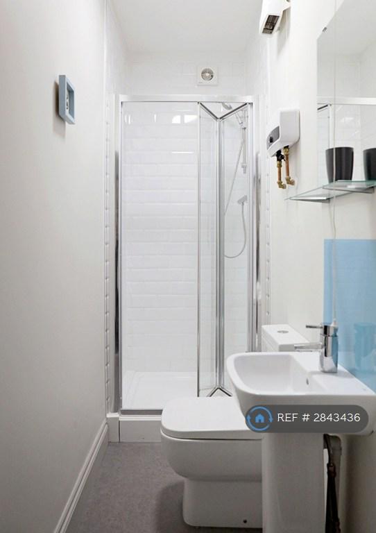 G1 Shower Room