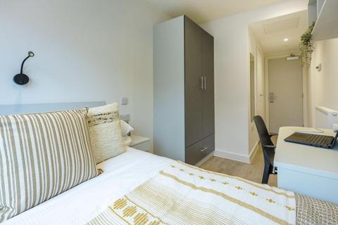 1 bedroom in a flat share to rent, St James Boulevard, Newcastle Upon Tyne NE4
