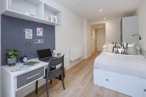 1 bedroom in a flat share to rent, St James Boulevard, Newcastle Upon Tyne NE4