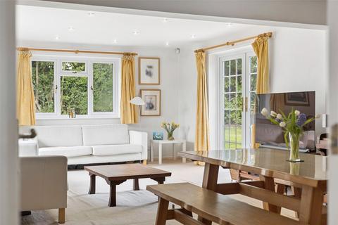 4 bedroom detached house for sale, Bangla, Little London, RG26