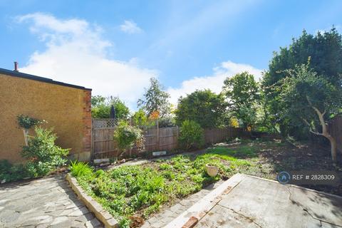 4 bedroom semi-detached house to rent, Southwood Lawn Road, London, N6