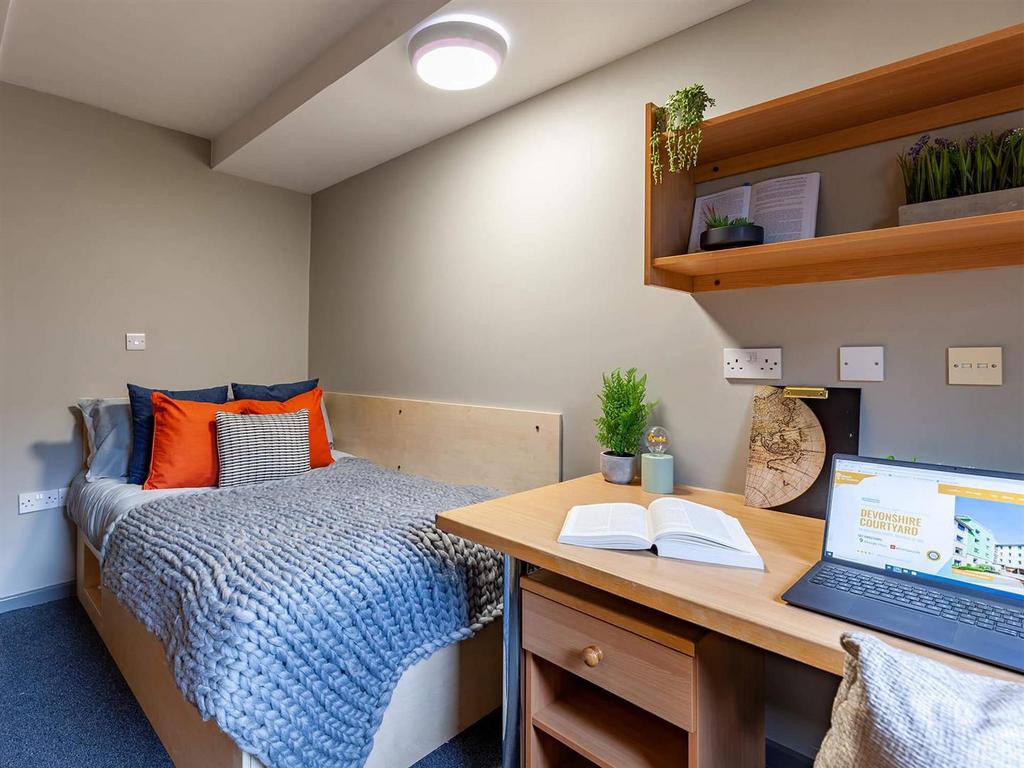 Apartment in Sheffield, City Centre, South Yorkshire - More