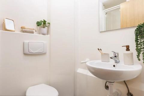1 bedroom in a flat share to rent, Clough Road, Sheffield S2