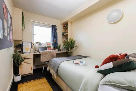 1 bedroom in a flat share to rent, Curzon Street, Nottingham NG3