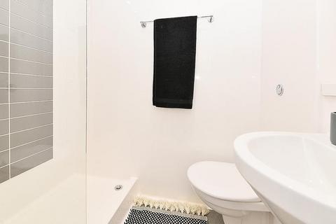 1 bedroom in a flat share to rent, Raleigh Street, Plymouth PL1