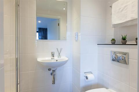 1 bedroom in a flat share to rent, Erskine Street, Liverpool L6