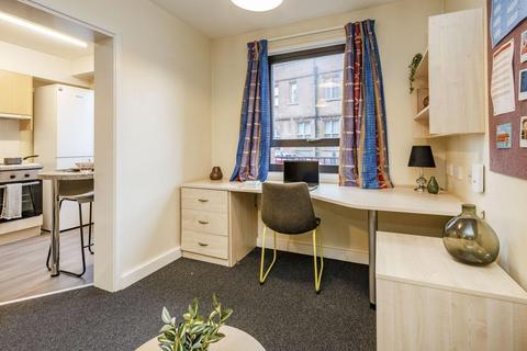 Studio to rent, Clough Road, Sheffield S2