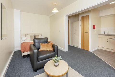 Studio to rent, Clough Road, Sheffield S2
