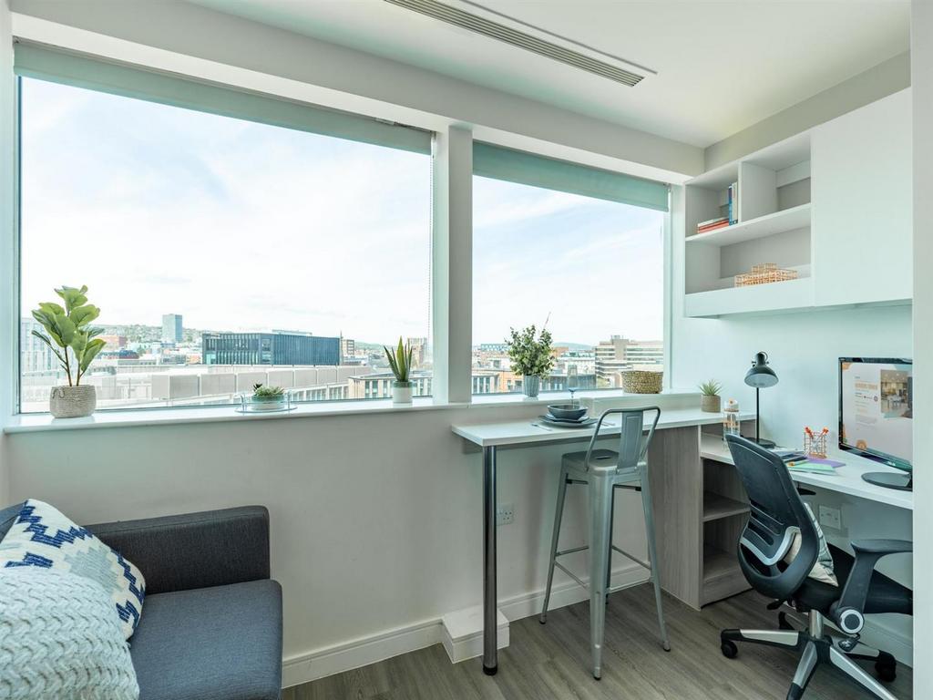 Apartment in Sheffield, City Centre, South Yorkshire - View 2