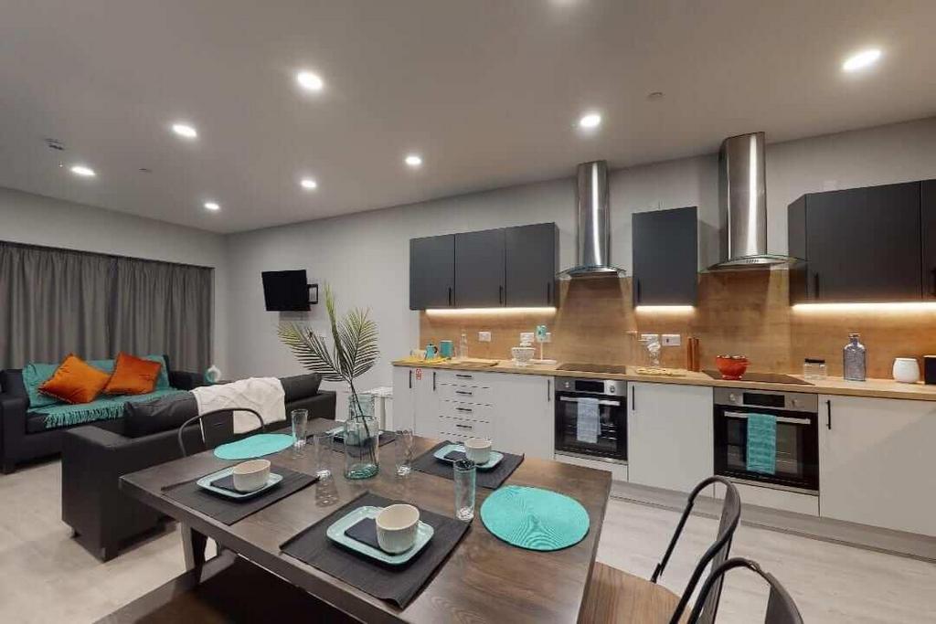 Apartment in Sheffield, Neepsend, South Yorkshire - View 3