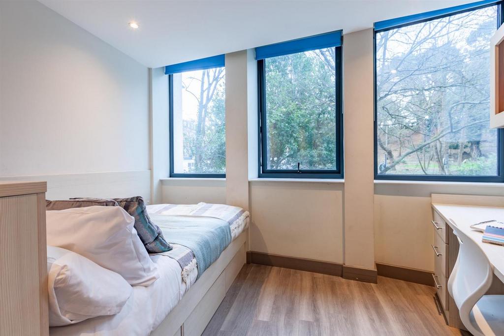 Apartment in Bournemouth - View 3