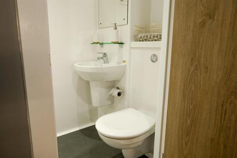 Studio to rent, St Georges Quay, Lancaster LA1