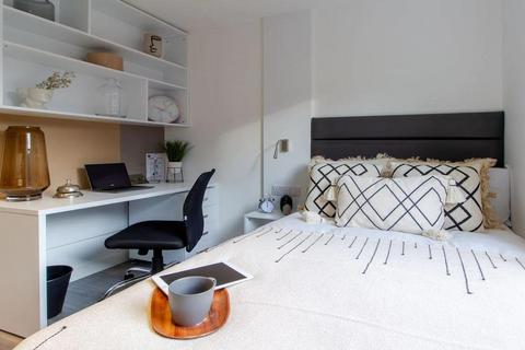 Studio to rent, Curzon Street, Nottingham NG3
