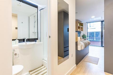 Studio to rent, Talbot Street, Nottingham NG1