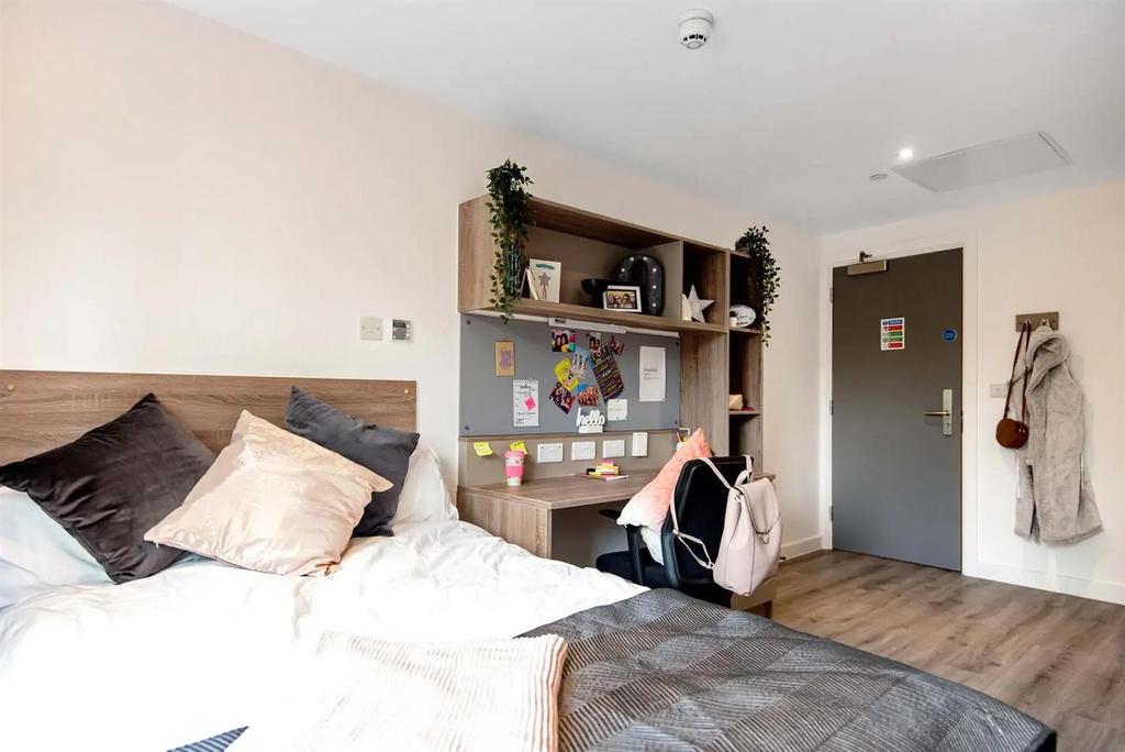 Howard Gardens, Cardiff CF24
