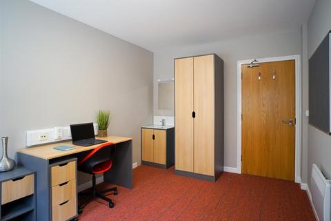 1 bedroom in a flat share to rent, Roxburgh Place, Edinburgh EH8