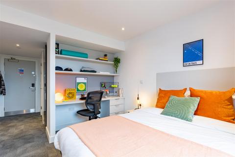 1 bedroom in a flat share to rent, King William Street, Manchester M50