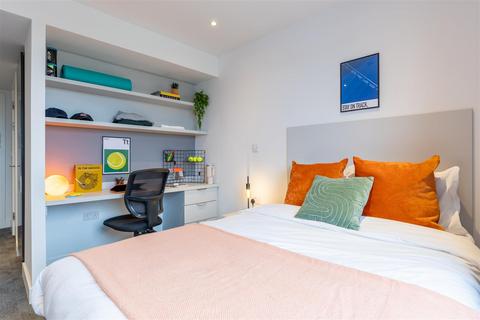 1 bedroom in a flat share to rent, King William Street, Manchester M50