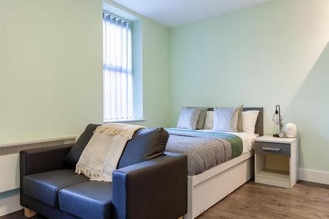 1 bedroom in a flat share to rent, 17-23 High Street, Bangor LL57