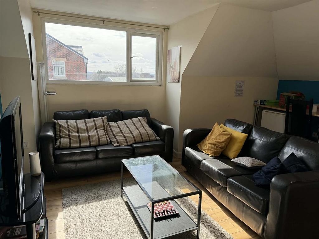 Chelsea Grove Room 7, Newcastle Upon Tyne - View 4