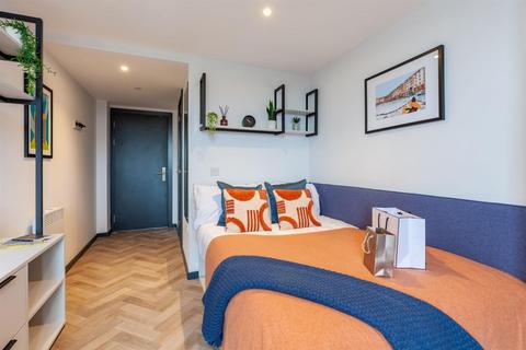 Studio to rent, Islington, Liverpool L3