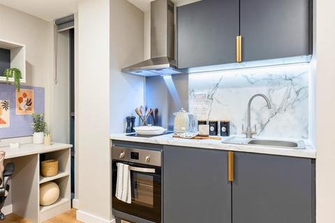 Studio to rent, Jocelyn Square, Glasgow G1