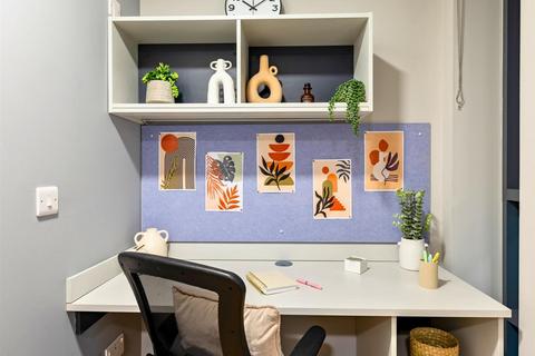Studio to rent, Jocelyn Square, Glasgow G1