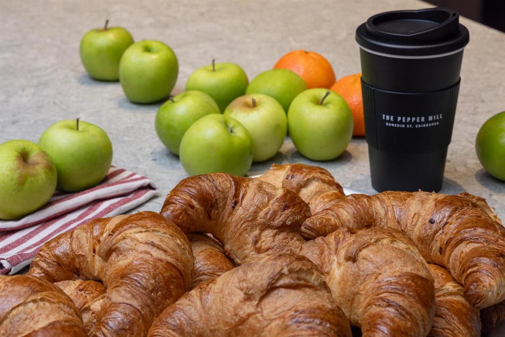 Free Breakfast WEB RES Peppermill 0048.jpg