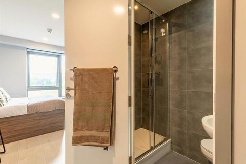 Studio to rent, Castlebank Street, Glasgow G11