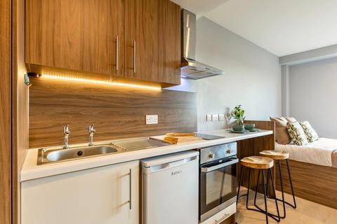 Studio to rent, Castlebank Street, Glasgow G11